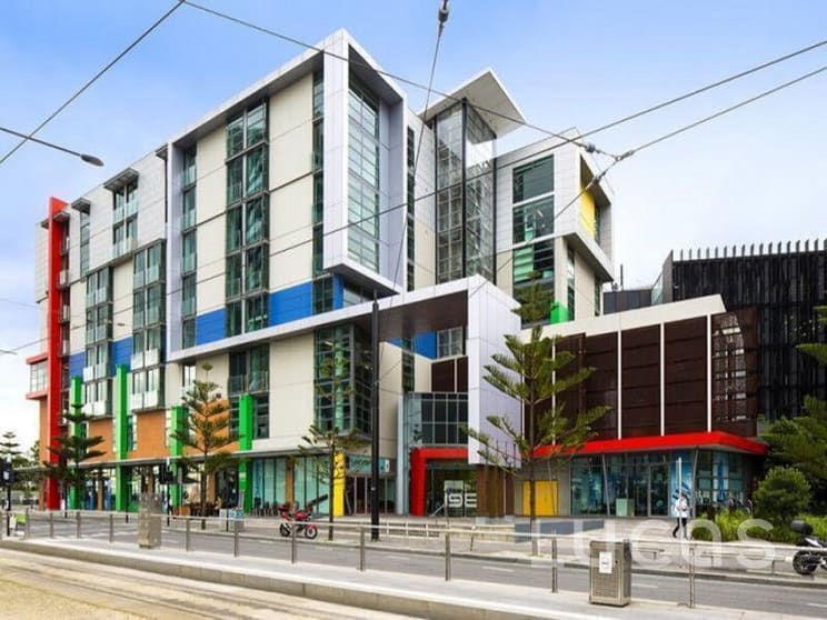 Click to view all images 309/198 Harbour Esplanade Docklands VIC 3008 - Image 2