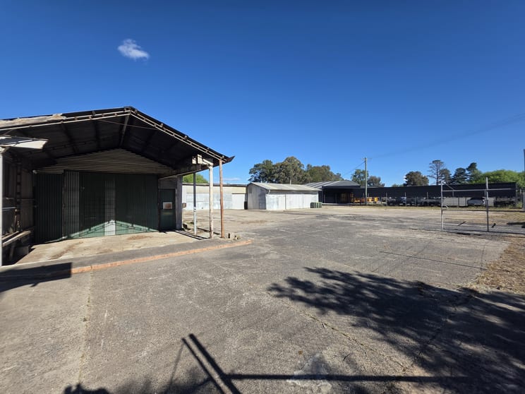 Click to view all images 62 Bant Street South Bathurst NSW 2795 - Image 1