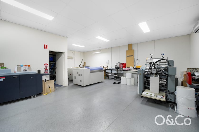 Click to view all images 12 Campbell Street Yarraville VIC 3013 - Image 3