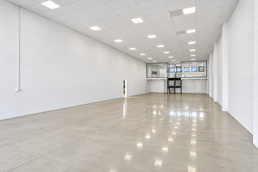 Click to view all images 3405 Pacific Highway Slacks Creek QLD 4127 - Image 3