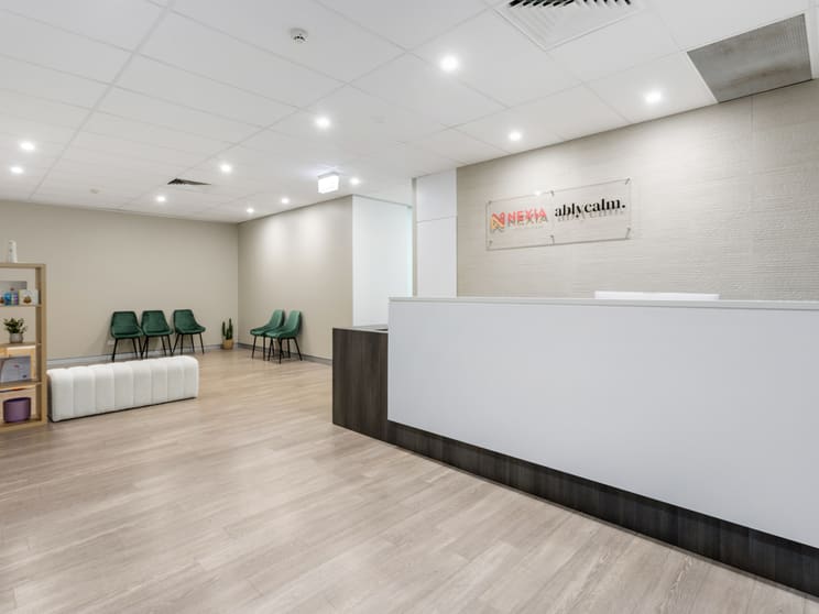 Click to view all images 2.07B/25 Solent Circuit Norwest NSW 2153 - Image 2
