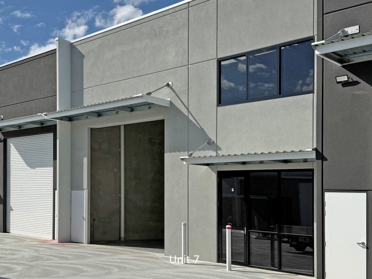 Click to view all images 61 Pinnacle Drive Neerabup WA 6031 - Image 2