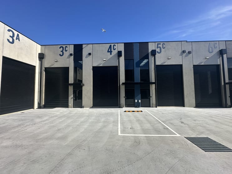 Click to view all images Unit 3c/3a Newlands Road Reservoir VIC 3073 - Image 1