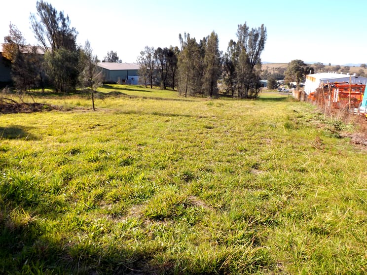Click to view all images 20 Wallarah Road Muswellbrook NSW 2333 - Image 2