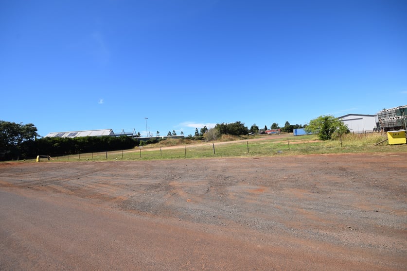 Click to view all images 32 Cambooya Street Drayton QLD 4350 - Image 2