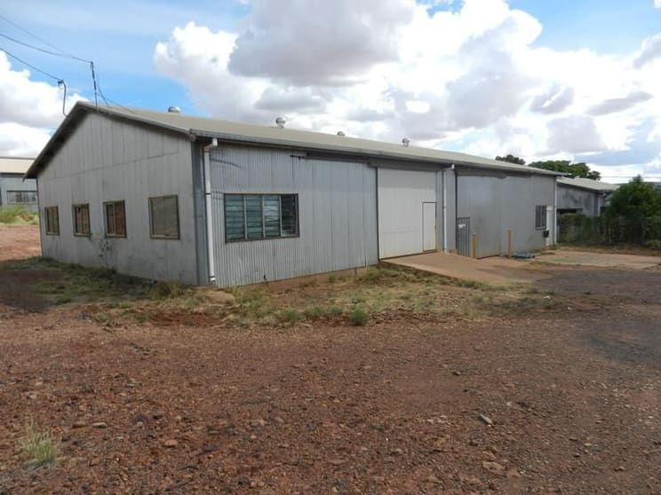 Click to view all images 31-33 Davis Rd Mount Isa QLD 4825 - Image 1