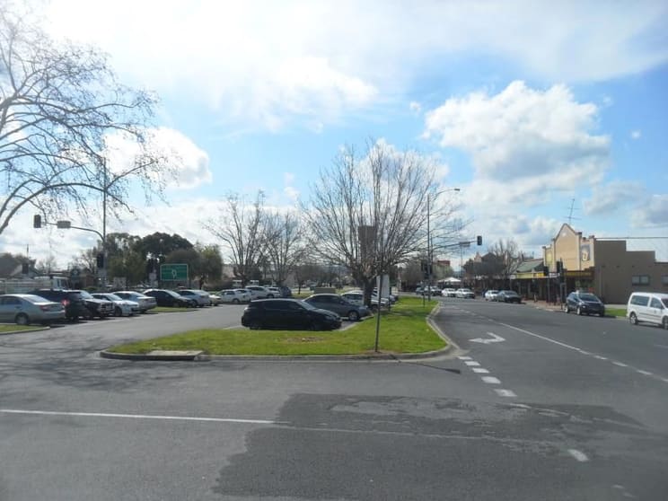 210 Beechworth Road Wodonga VIC 3690 - Image 2