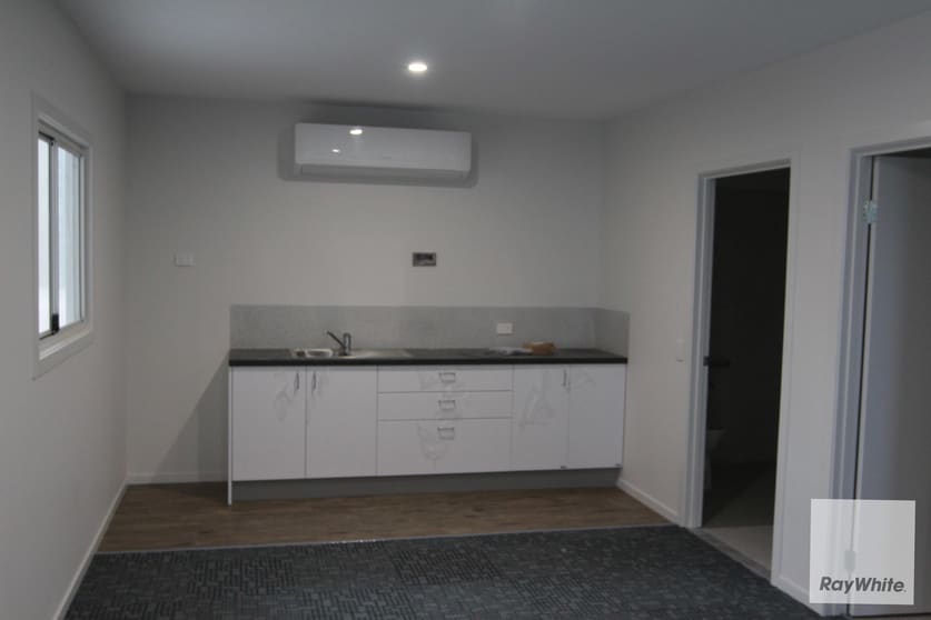 Click to view all images 2&3/28 Redcliffe Gardens Drive Clontarf QLD 4019 - Image 2