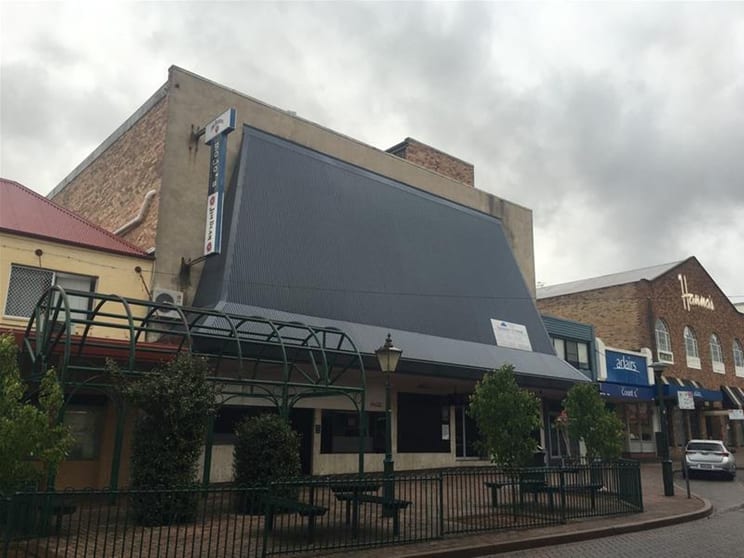Click to view all images 118-120 Beardy Street Armidale NSW 2350 - Image 2