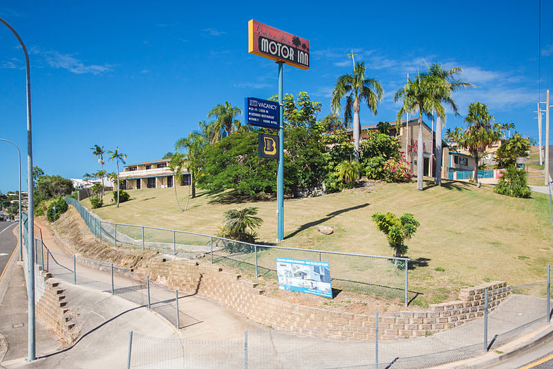 Click to view all images 30 Far Street West Gladstone QLD 4680 - Image 3