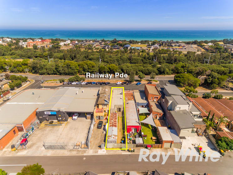 Click to view all images 111 Railway Parade Seaford VIC 3198 - Image 1
