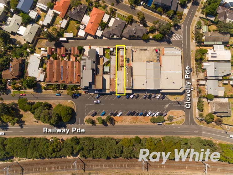 Click to view all images 111 Railway Parade Seaford VIC 3198 - Image 2