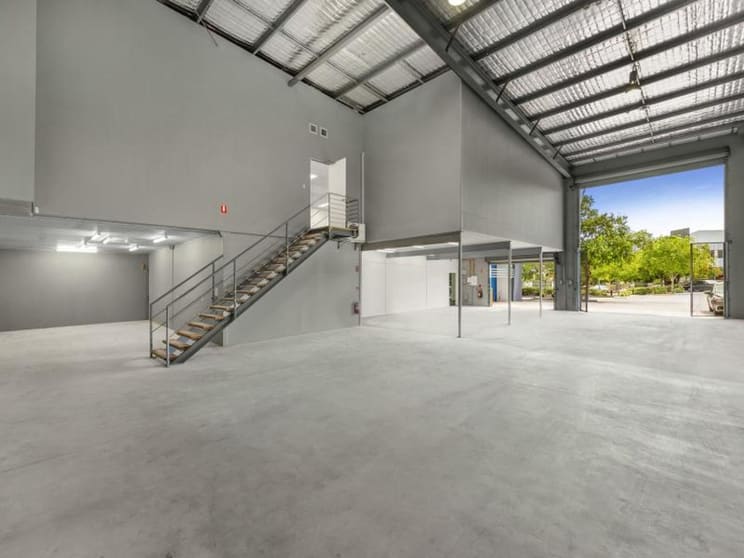 Click to view all images 4/20 Smallwood Place Murarrie QLD 4172 - Image 2