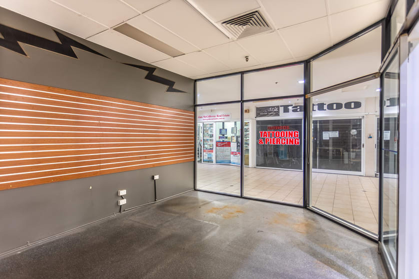 Click to view all images 18/9 Trickett Street Surfers Paradise QLD 4217 - Image 3