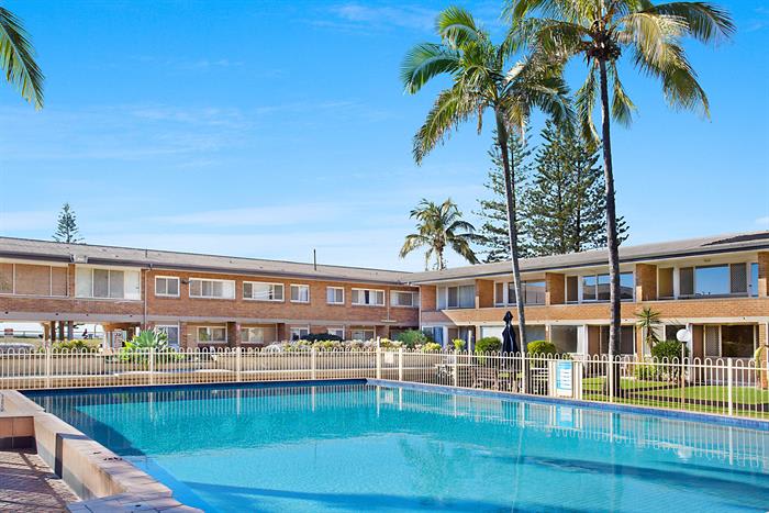Click to view all images 122-130 Marine Parade Miami QLD 4220 - Image 3