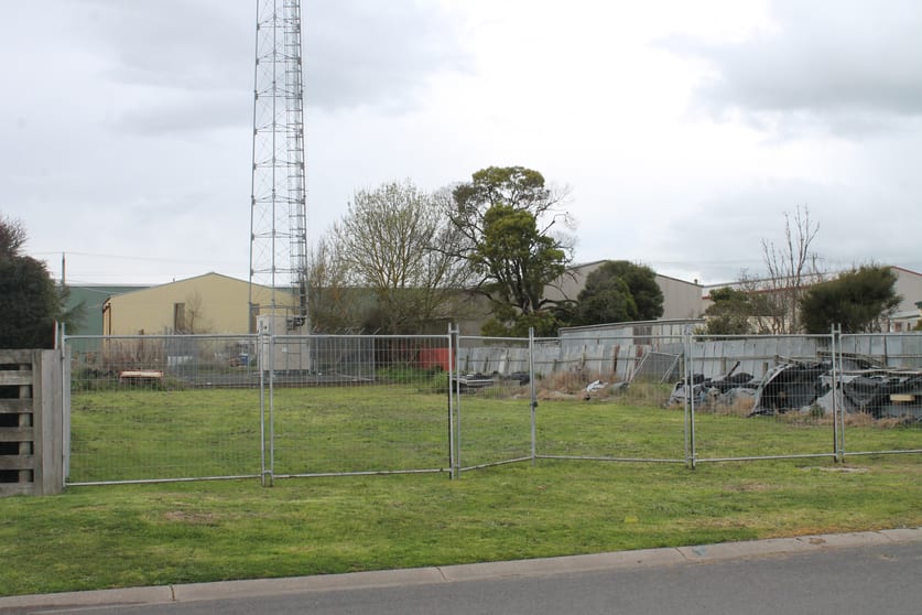 Click to view all images 10 Douglas Street Colac VIC 3250 - Image 2
