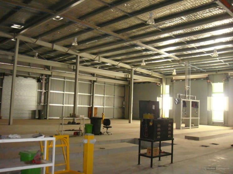 Click to view all images 3 - 9 Derrick Drive Roma QLD 4455 - Image 2