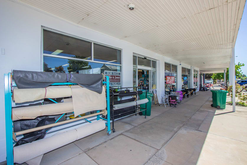 Click to view all images 10-12 Bolton Street Narrandera NSW 2700 - Image 3