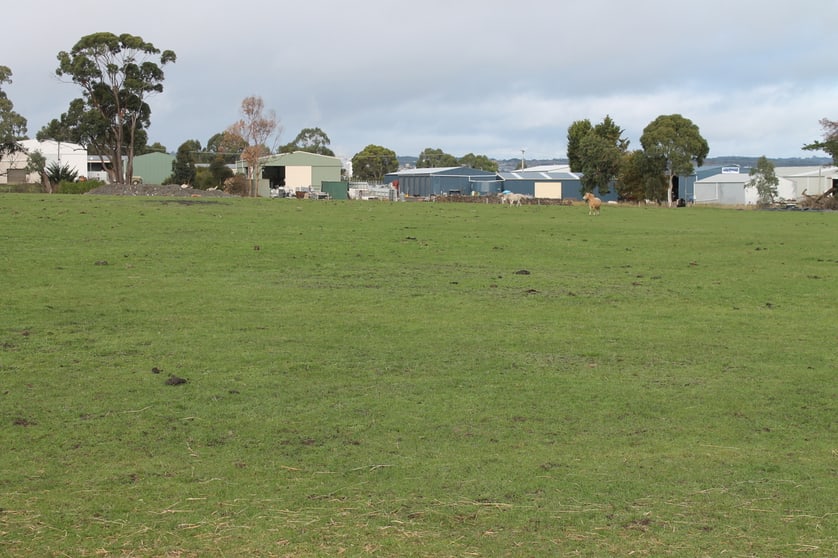 Click to view all images 10 Marriner Street Colac East VIC 3250 - Image 2