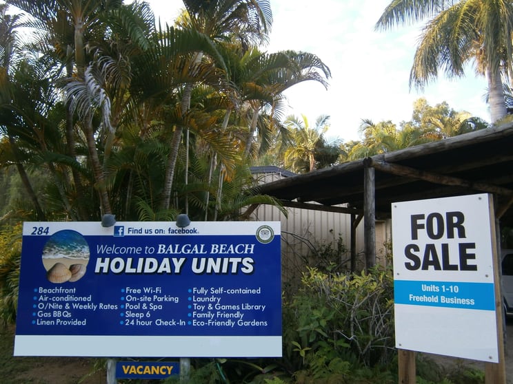 Click to view all images 284 Ocean Pde Balgal Beach QLD 4816 - Image 2