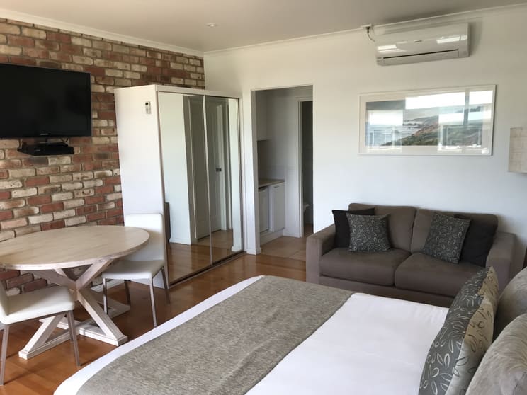 Click to view all images Sorrento VIC 3943 - Image 3