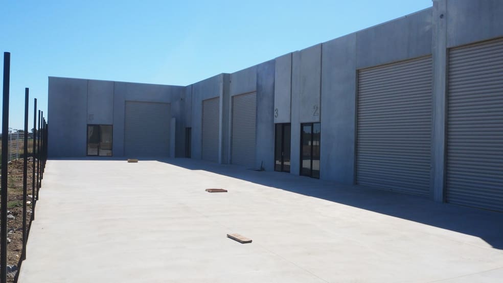 Click to view all images 2/21-23 Futures Road Cranbourne West VIC 3977 - Image 1