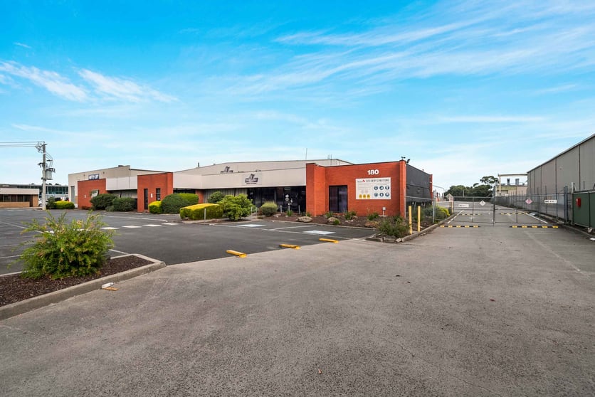 Click to view all images 180-186 Colchester Road Bayswater North VIC 3153 - Image 2