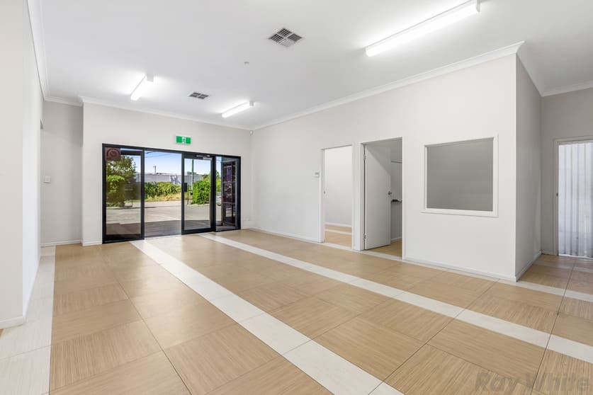 Click to view all images 32 Porter Street Hemmant QLD 4174 - Image 3