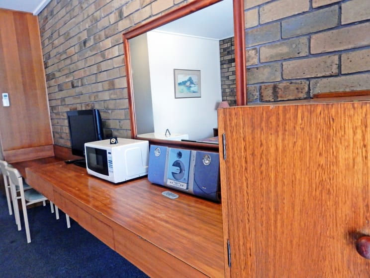 Click to view all images Golden Square VIC 3555 - Image 3