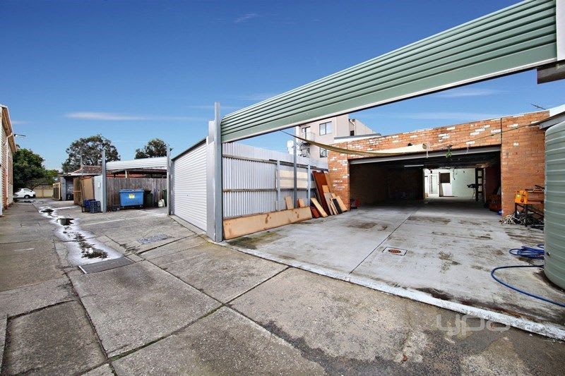 Click to view all images 15 Merlyn Street Coburg North VIC 3058 - Image 3