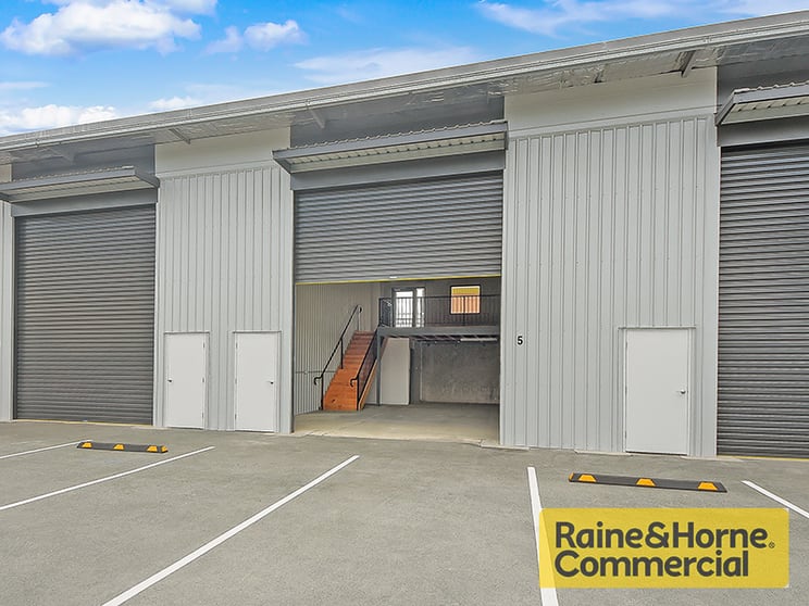 Click to view all images Kedron QLD 4031 - Image 1