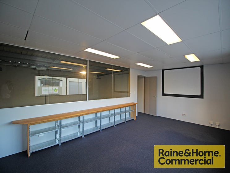 Click to view all images 3/10 Fortune Street Geebung QLD 4034 - Image 3