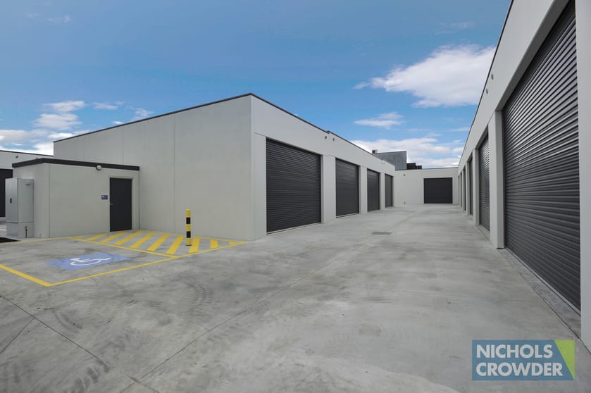Click to view all images 10/29-31 Whitfield Boulevard Cranbourne West VIC 3977 - Image 1