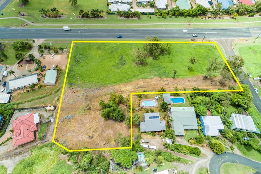Click to view all images 2 - 6 Barnes Place Cannonvale QLD 4802 - Image 3