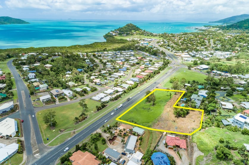 Click to view all images 2 - 6 Barnes Place Cannonvale QLD 4802 - Image 1