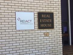 Click to view all images 16 Thesiger Court Deakin ACT 2600 - Image 2