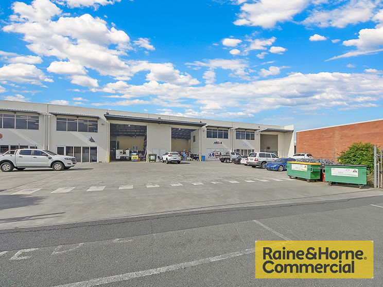 Click to view all images 229 Robinson Road Geebung QLD 4034 - Image 2