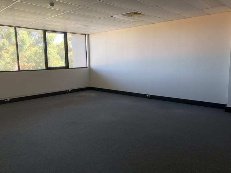 Click to view all images 31/18 Stirling Highway Nedlands WA 6009 - Image 2