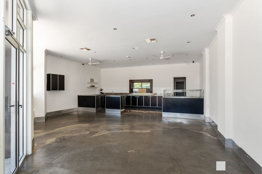 Click to view all images 53 Beach Street Frankston VIC 3199 - Image 3