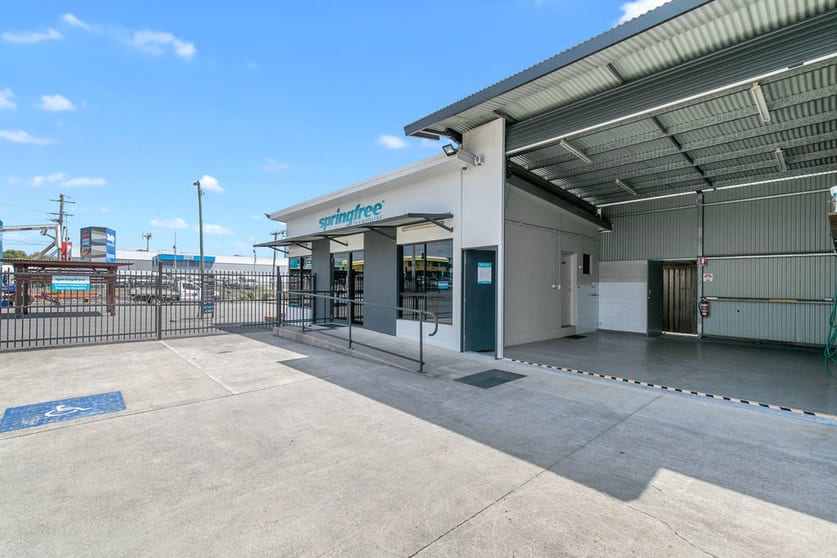 Click to view all images 1276 Wynnum Road Tingalpa QLD 4173 - Image 3