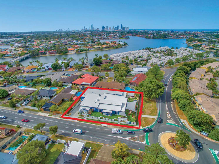 Click to view all images 396-398 Rio Vista Blvd Mermaid Waters QLD 4218 - Image 1