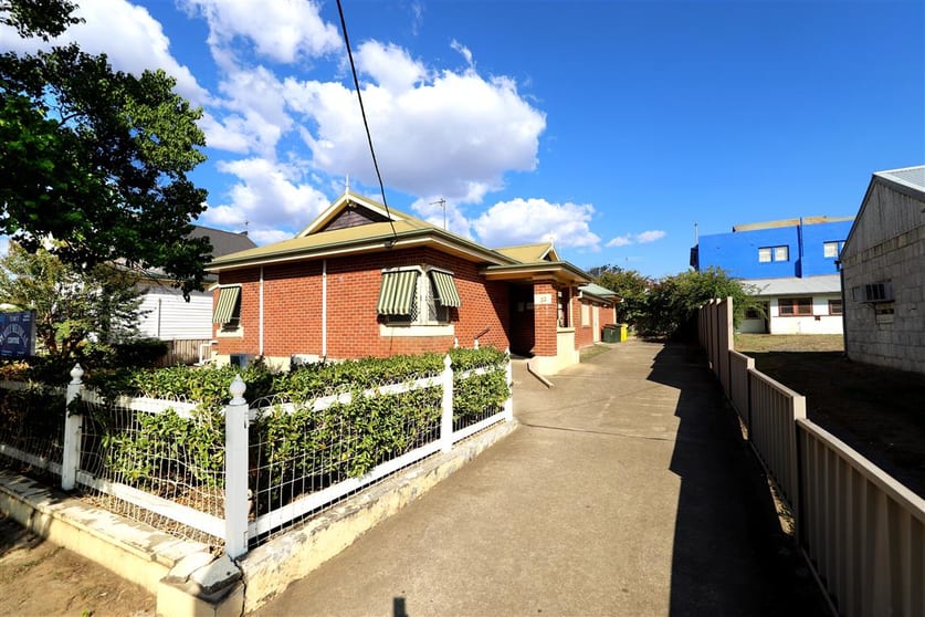 Click to view all images 32 Merivale Street Tumut NSW 2720 - Image 1