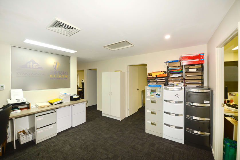 Click to view all images Suite 4/66 Poinciana Avenue Tewantin QLD 4565 - Image 2