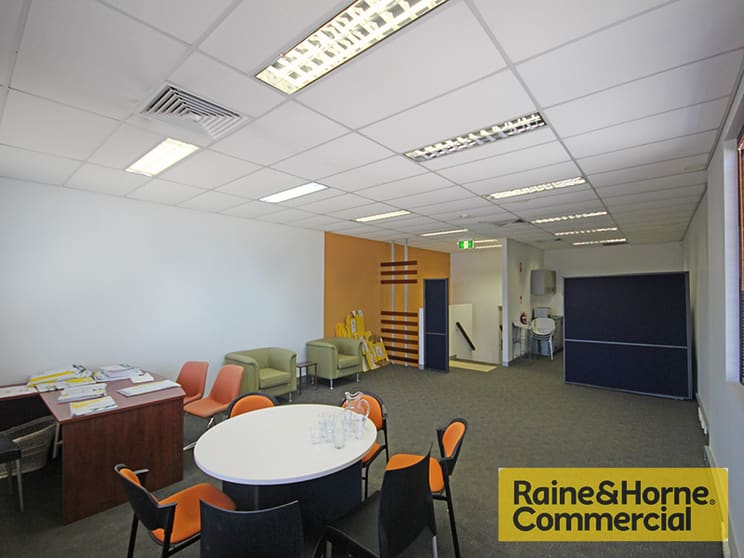 Click to view all images 9/300 Cullen Avenue Eagle Farm QLD 4009 - Image 3