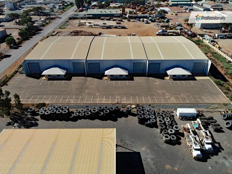 Click to view all images 1/69 Craig Road West Kalgoorlie WA 6430 - Image 2