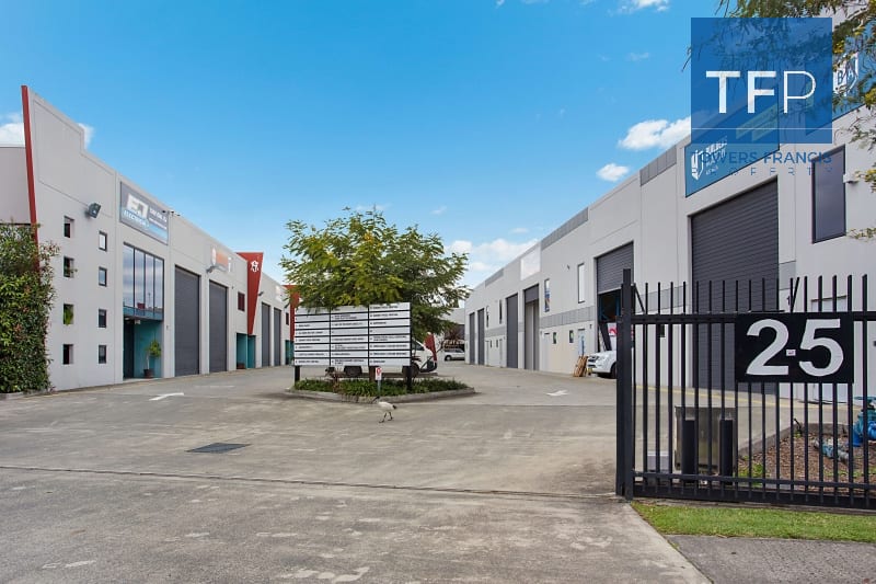 Click to view all images Unit 2/25 Ourimbah Road Tweed Heads NSW 2485 - Image 1