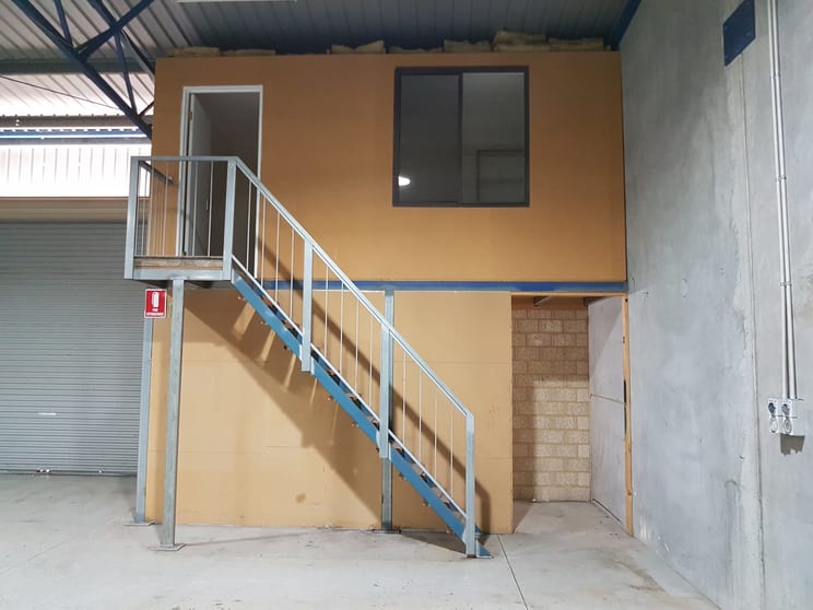 Click to view all images 4/11 Day Rd Rockingham WA 6168 - Image 3