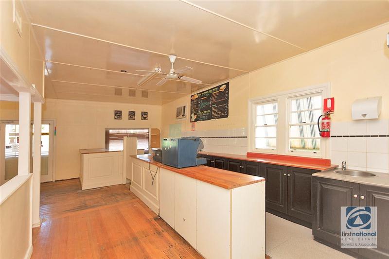 Click to view all images 3801 Omeo Highway Eskdale VIC 3701 - Image 2