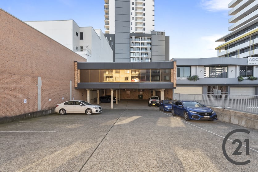 Click to view all images 3/125 Castlereagh Street Liverpool NSW 2170 - Image 3