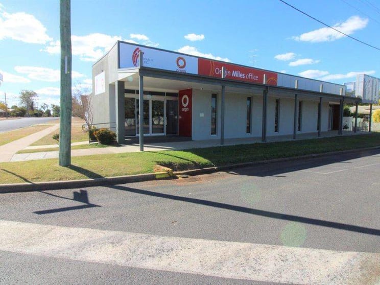 Click to view all images 105 Murilla Street Miles QLD 4415 - Image 3